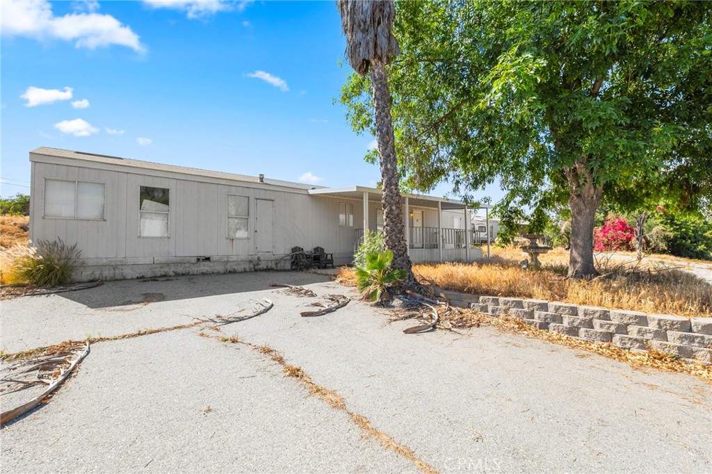 18420 Decker Property Photo 2