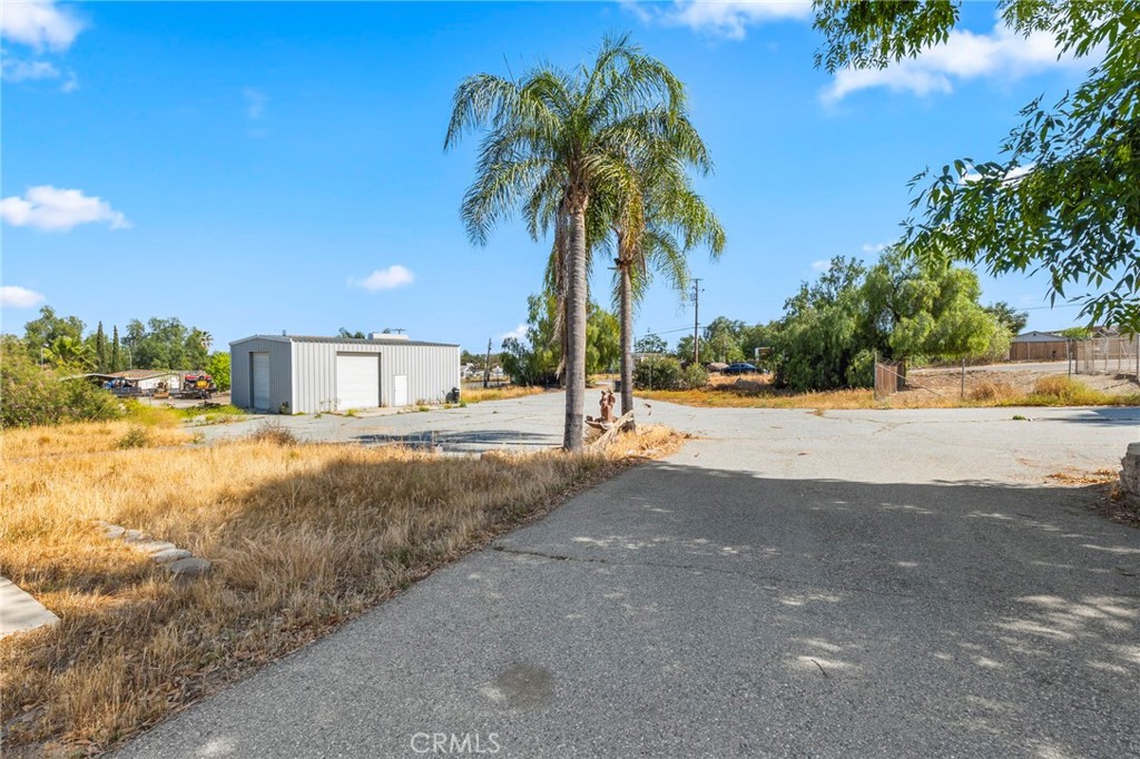 18420 Decker Property Photo 3