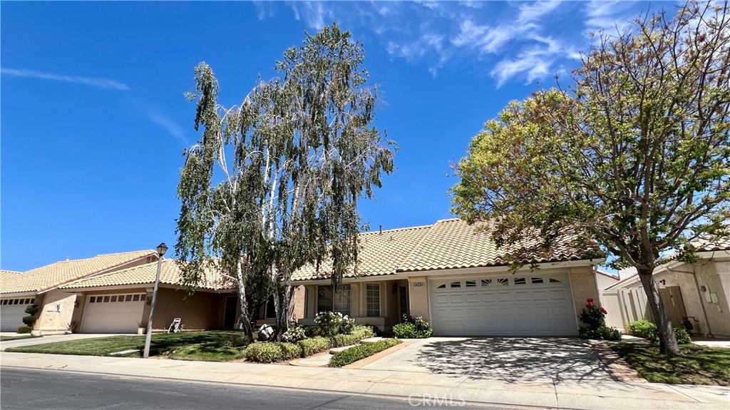 5245 W Plain Field Property Photo 2