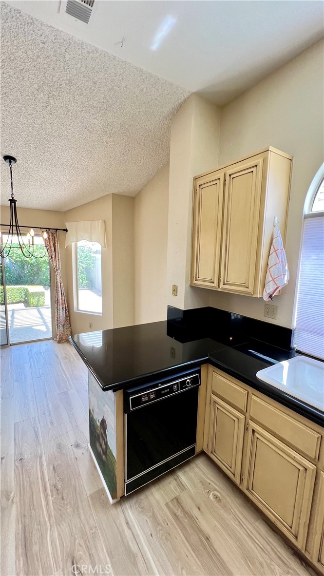 5245 W Plain Field Property Photo 15