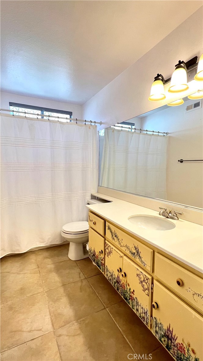 5245 W Plain Field Property Photo 29
