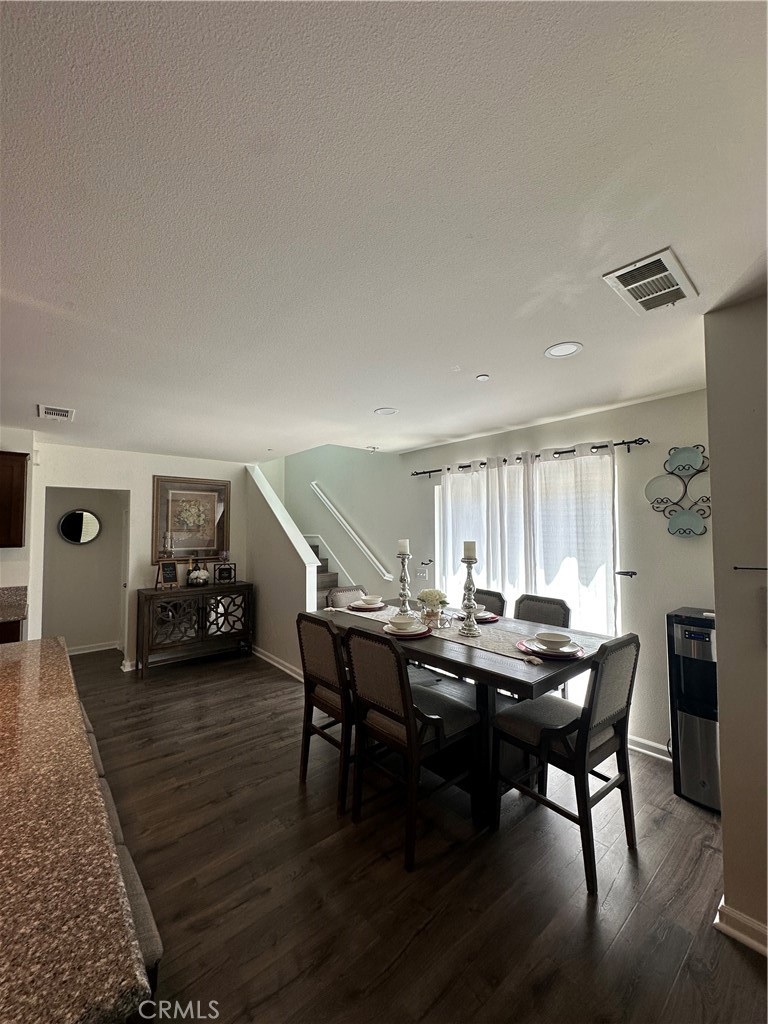 1411 Silverberry Property Photo 4