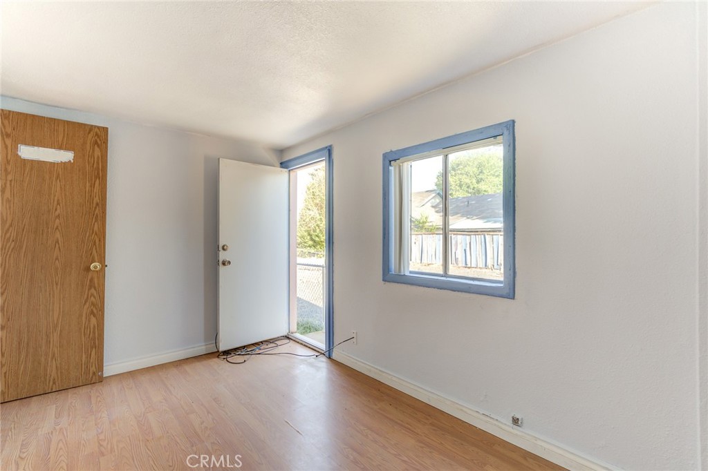 219 S California Property Photo 8