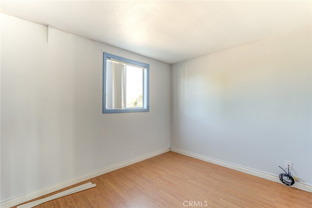 219 S California Property Photo 11