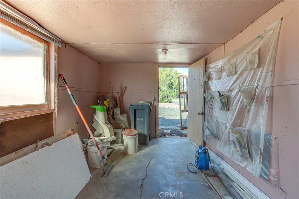 219 S California Property Photo 13