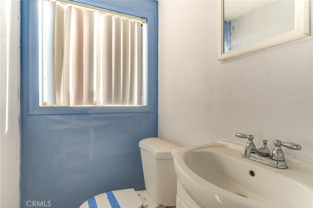 219 S California Property Photo 15