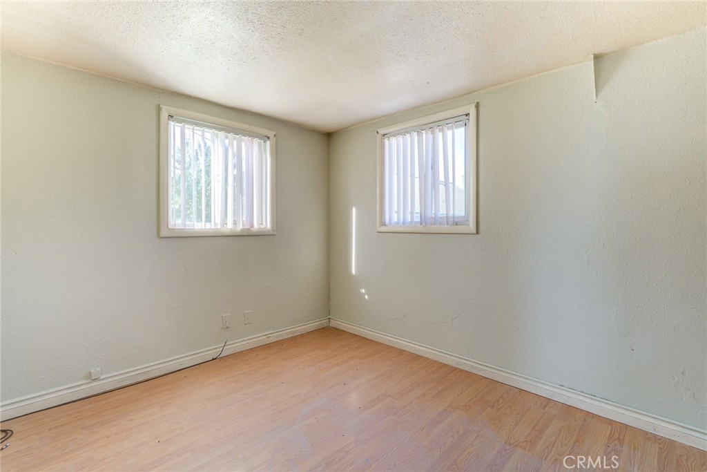 219 S California Property Photo 17