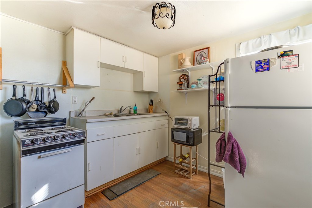 219 S California Property Photo 20