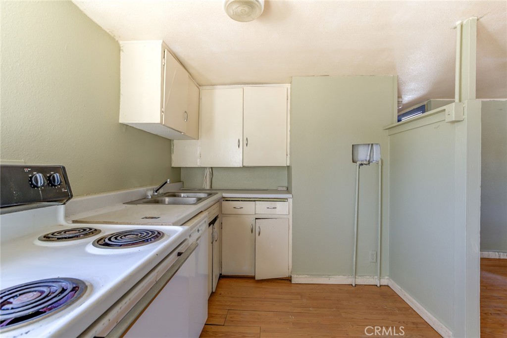 219 S California Property Photo 21