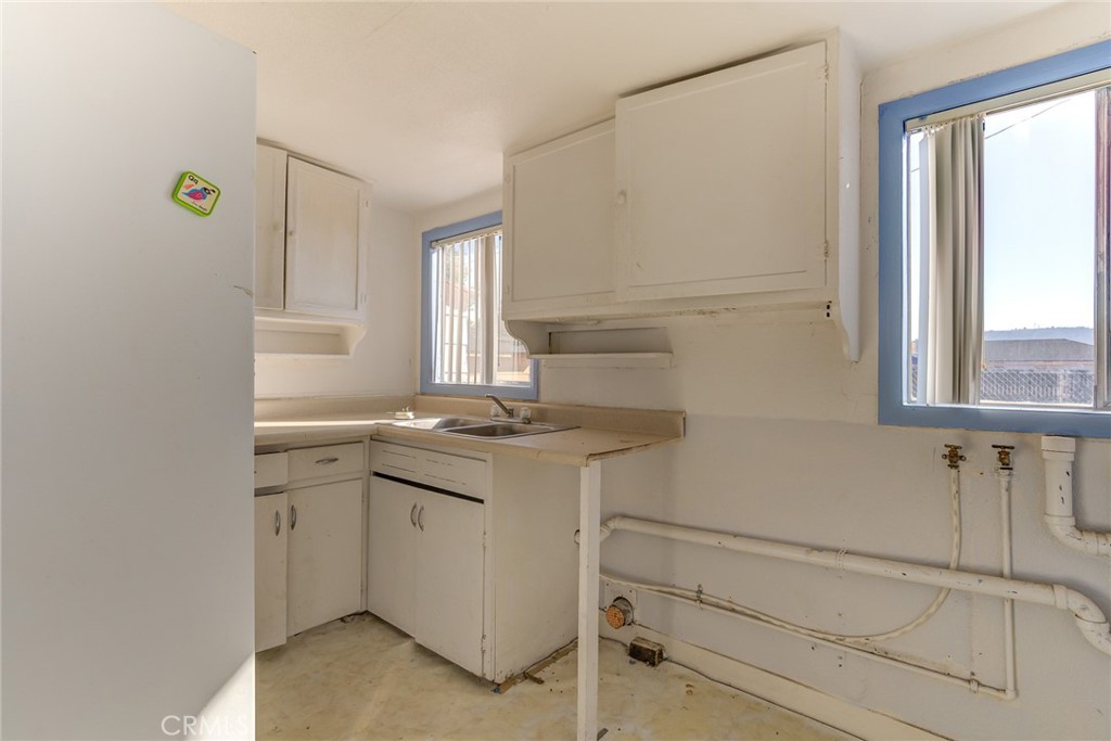 219 S California Property Photo 22