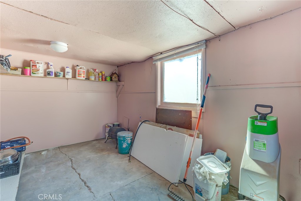 219 S California Property Photo 23