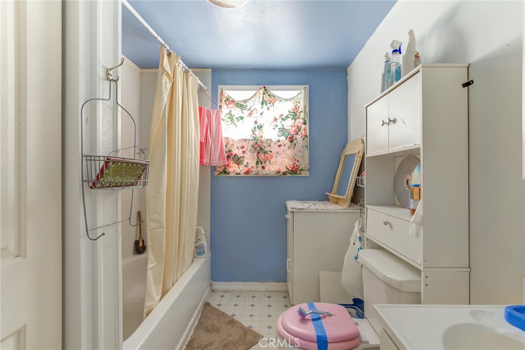 219 S California Property Photo 26