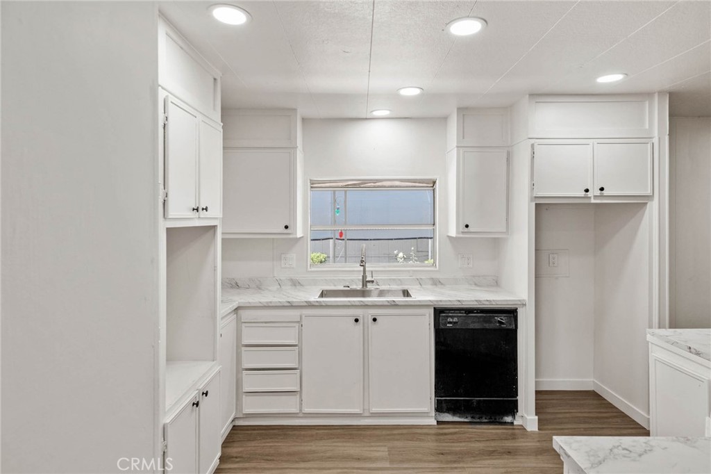 20683 Waalew Rd B163 Property Photo 17