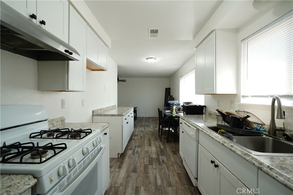 11764 Sutter Avenue Property Photo 4