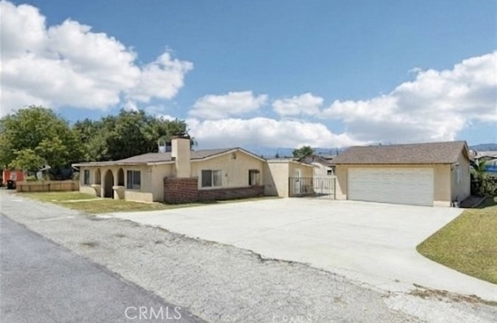 4443 N Sunflower Property Photo 1