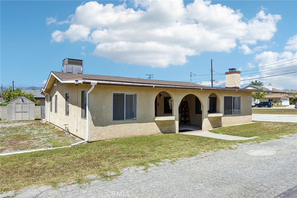 4443 N Sunflower Property Photo 4