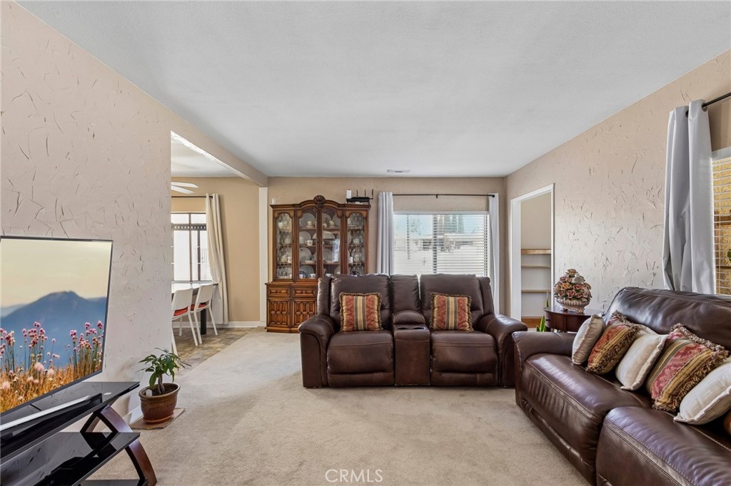 4443 N Sunflower Property Photo 8