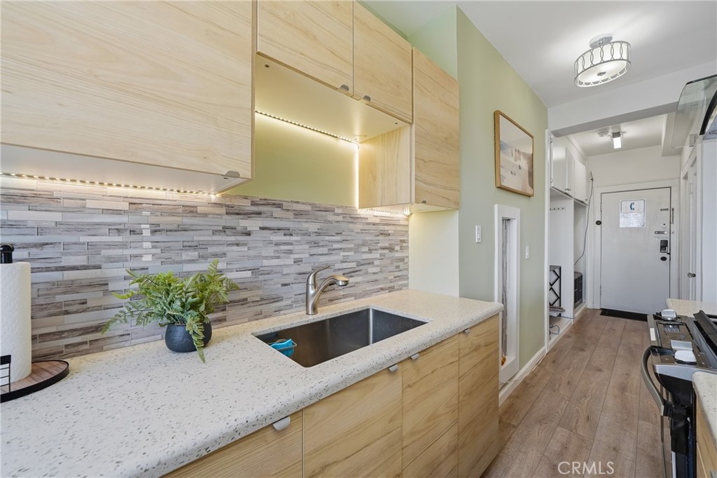 360 W Ocean Boulevard 607 Property Photo 10