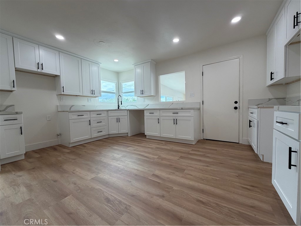 1275 W Marshall Property Photo 3