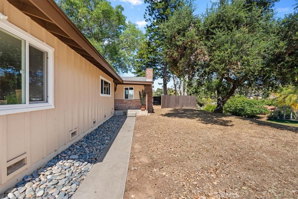 213 Beaumont Property Photo 5