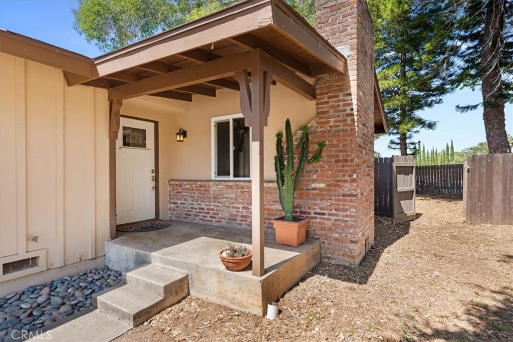 213 Beaumont Property Photo 6