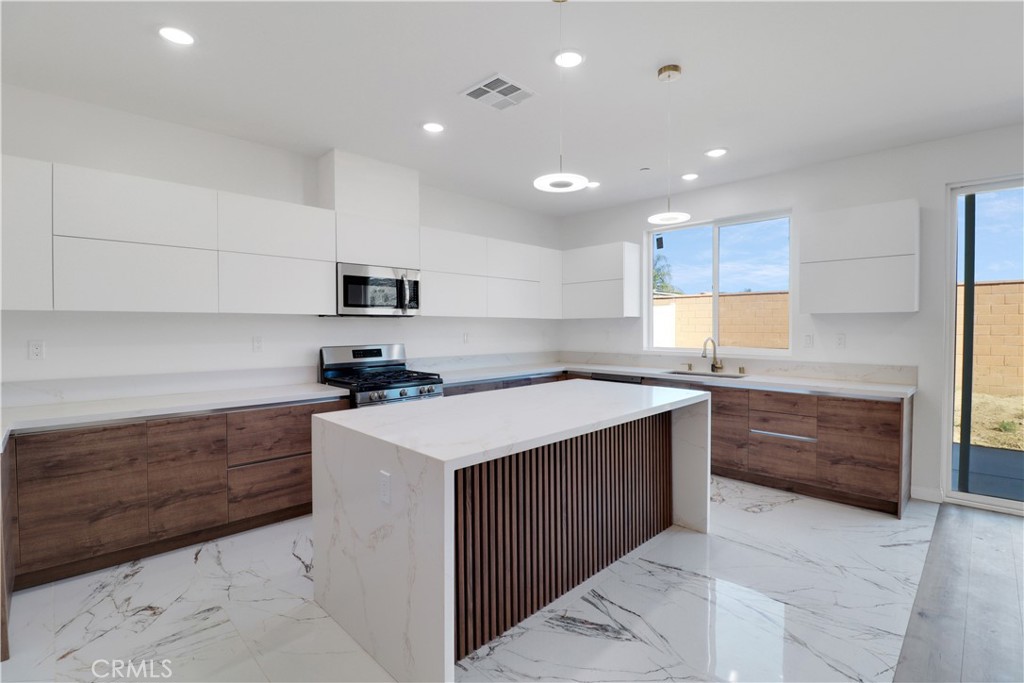 14416 Buvan Court Property Photo 9