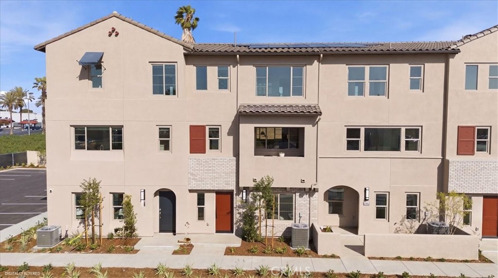 10728 Golden Koi B Property Photo 2