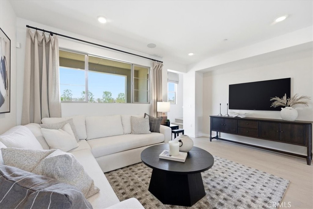 10728 Golden Koi B Property Photo 5
