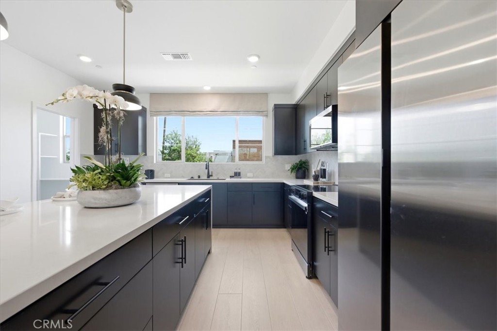 10728 Golden Koi B Property Photo 8