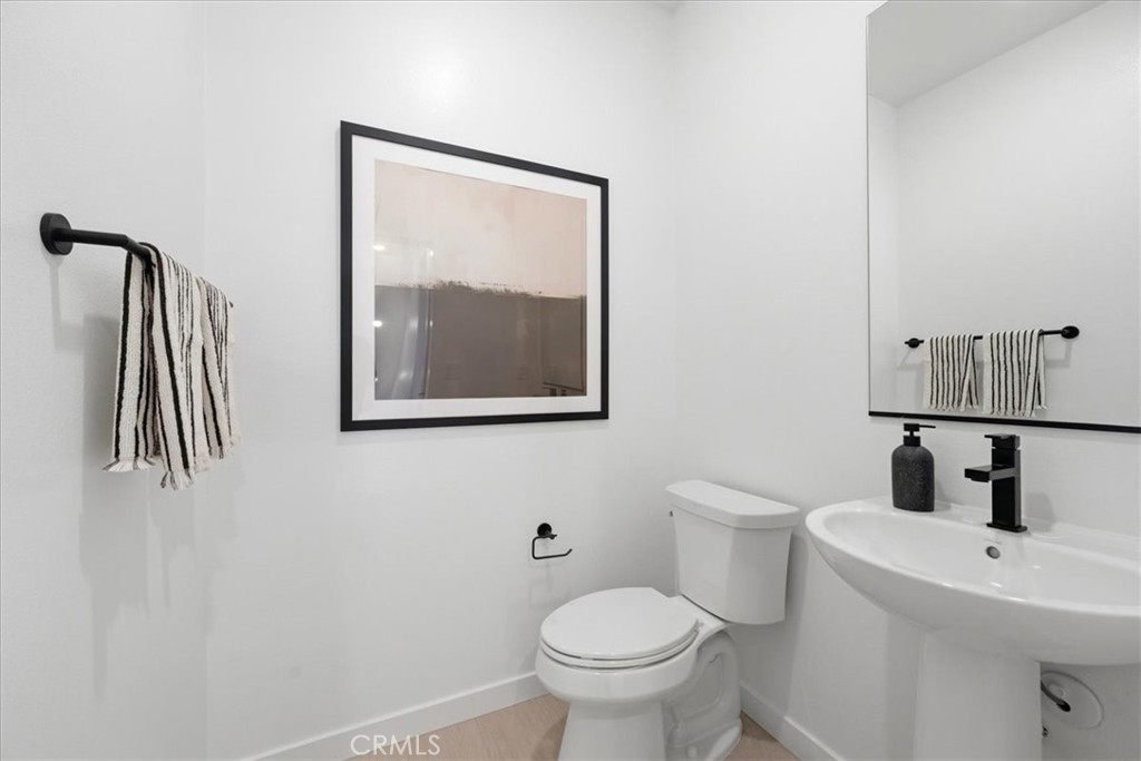 10728 Golden Koi B Property Photo 21