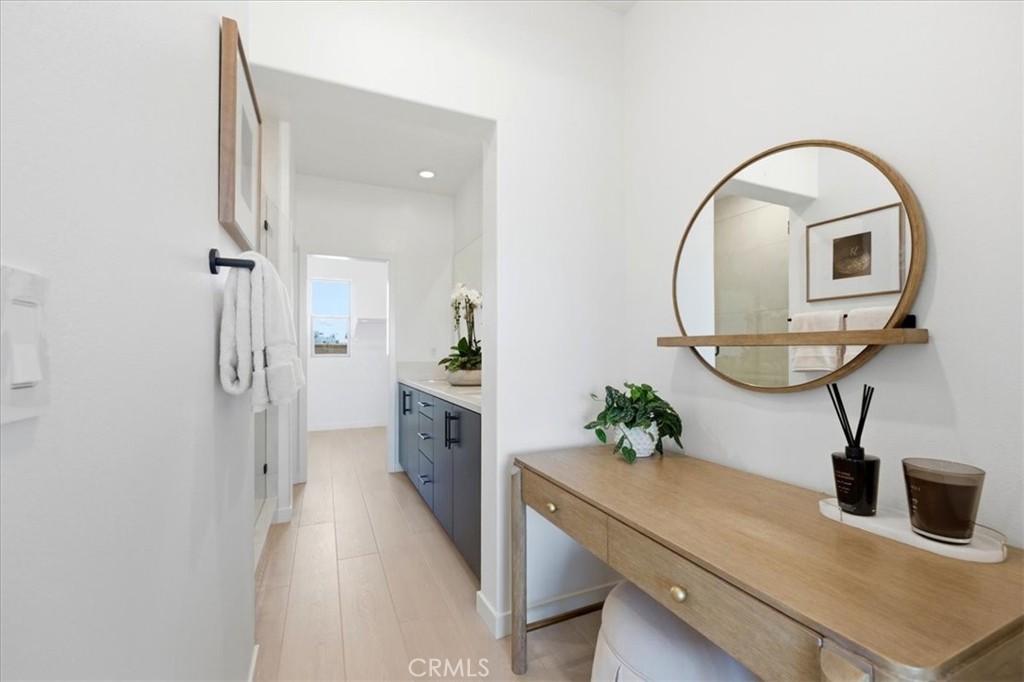 10728 Golden Koi B Property Photo 22