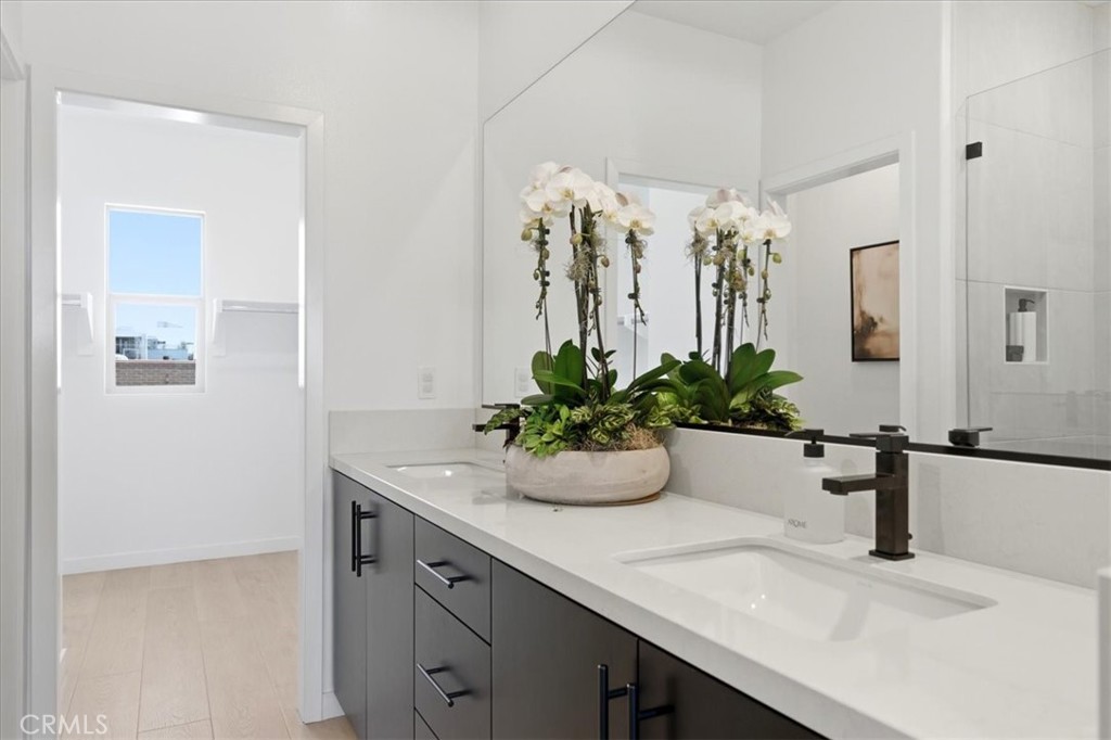 10728 Golden Koi B Property Photo 24