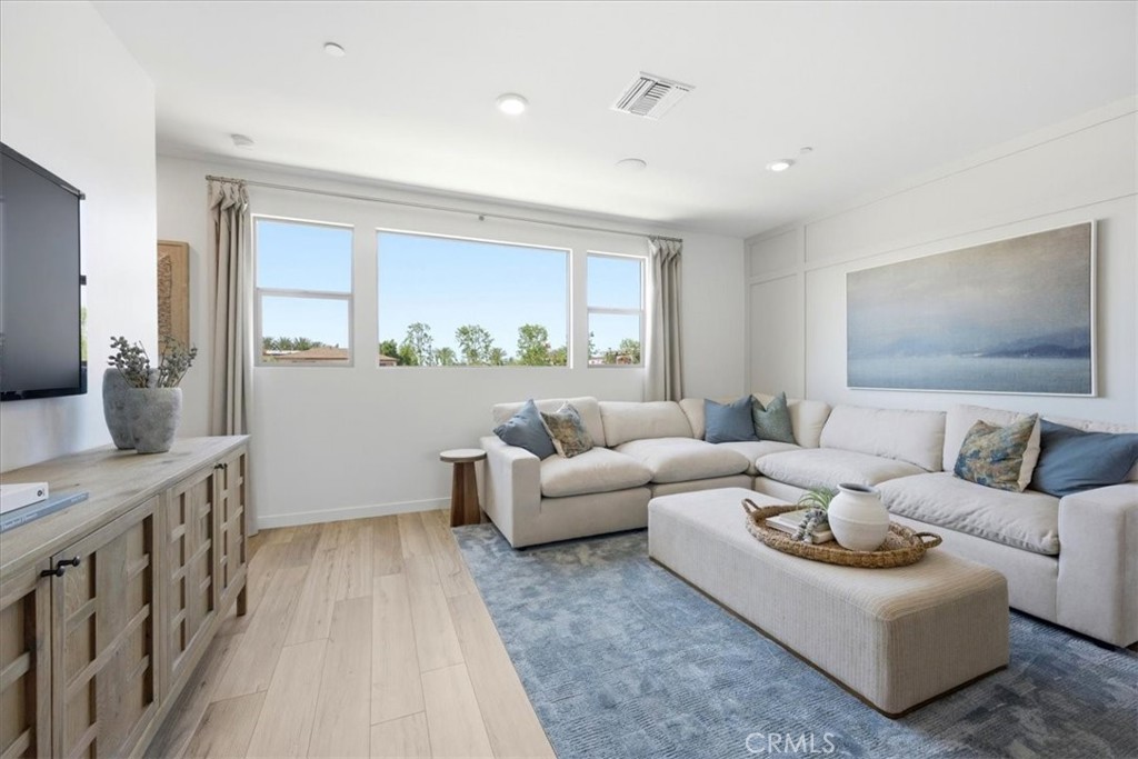 10728 Golden Koi C Property Photo 6