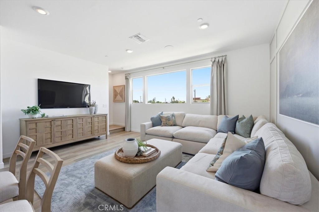 10728 Golden Koi C Property Photo 7