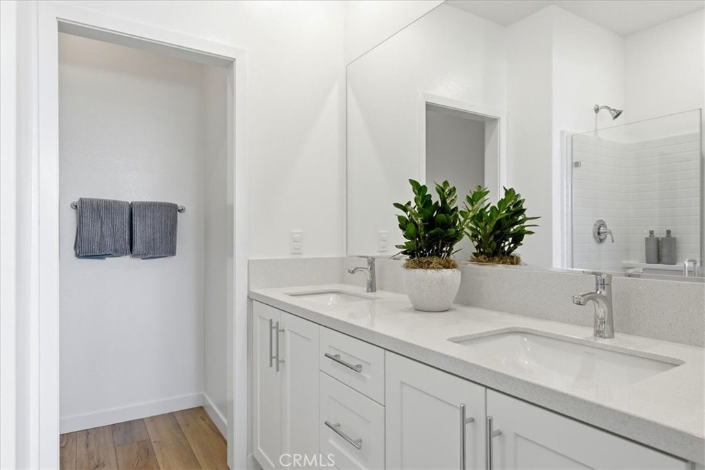 10728 Golden Koi C Property Photo 19