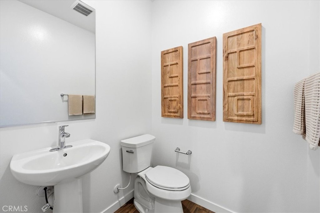 10728 Golden Koi C Property Photo 23