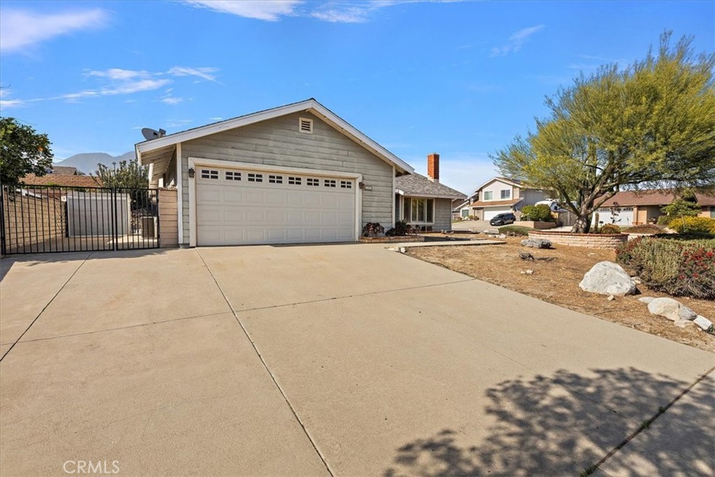 1205 Armando Property Photo 3