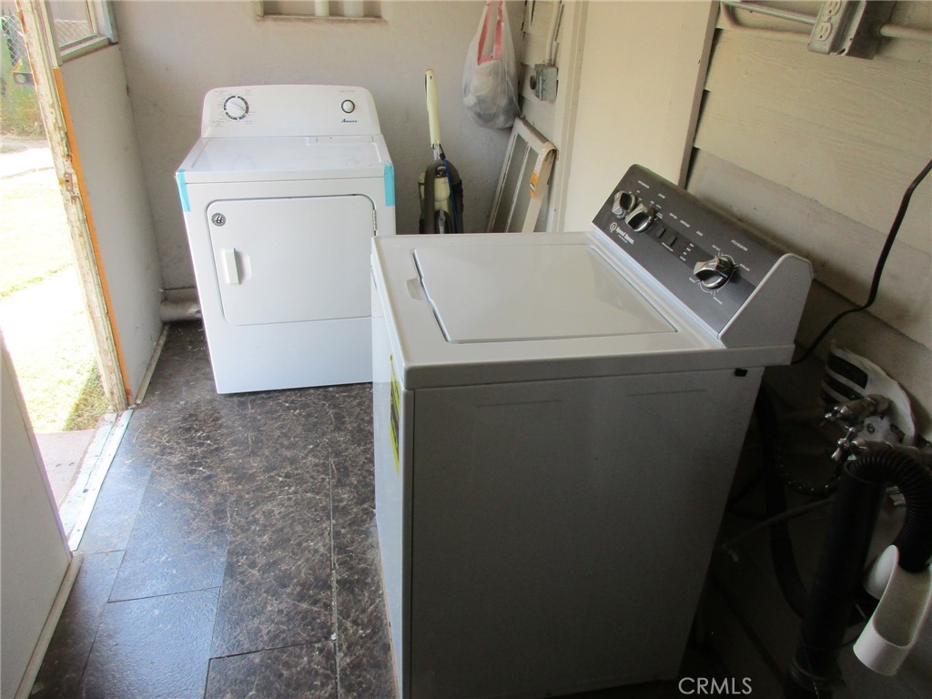 3076 Lemon Property Photo 4