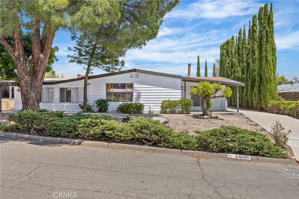 24040 Wheatfield Property Photo 1