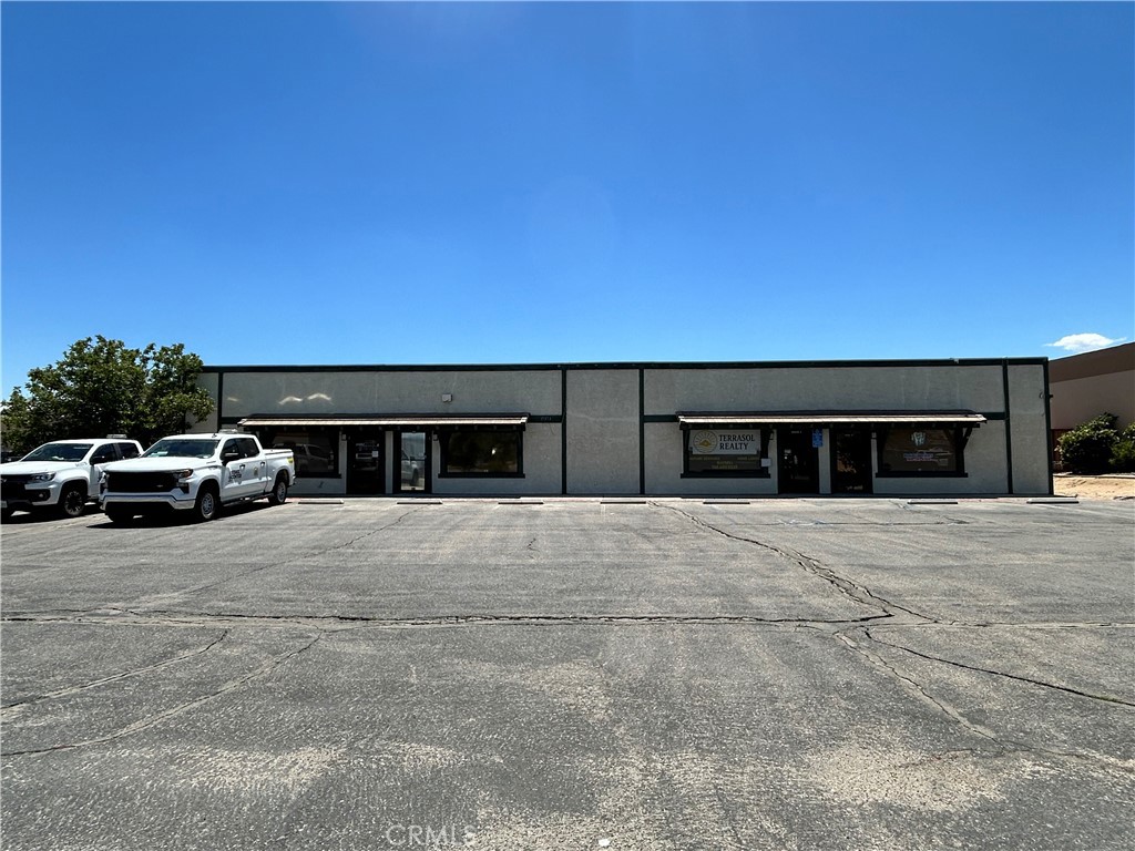 15353 Bonanza Property Photo 2