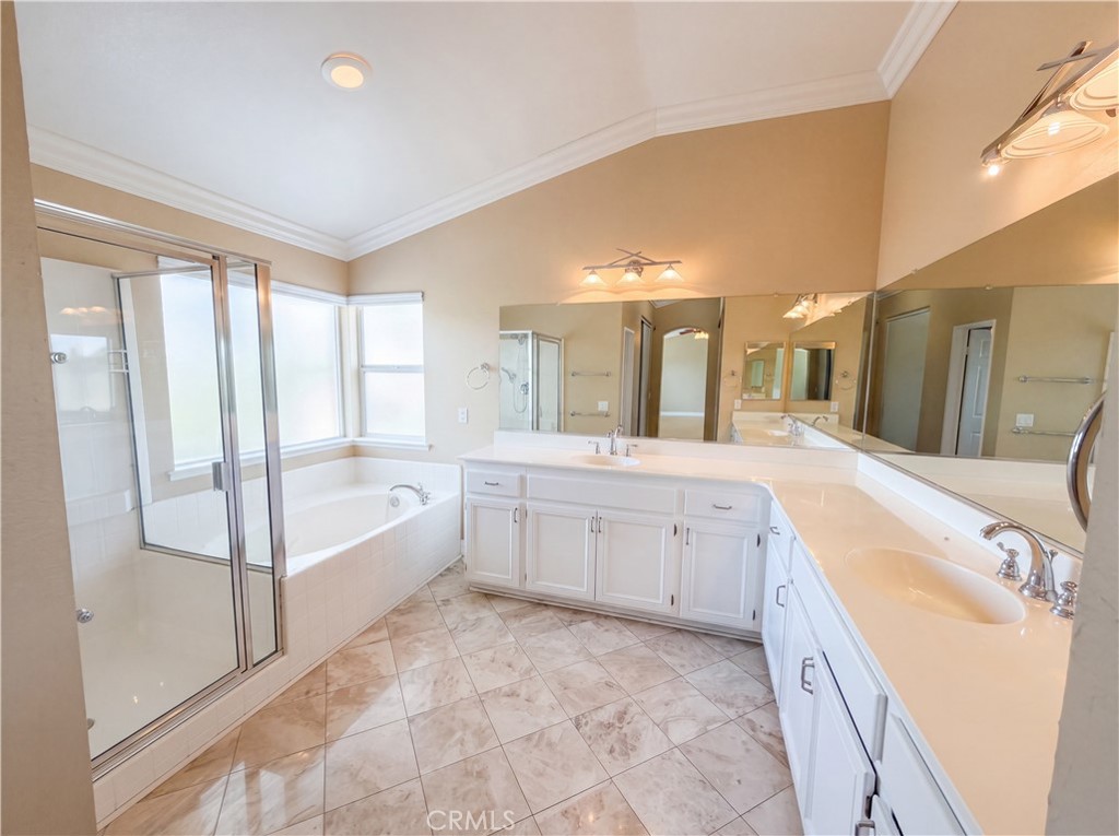 27801 Canyon Hills Way Property Photo 17