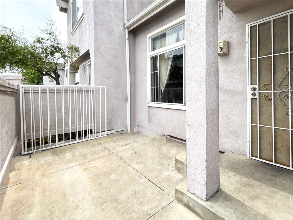 820 W Compton 16 Property Photo 2