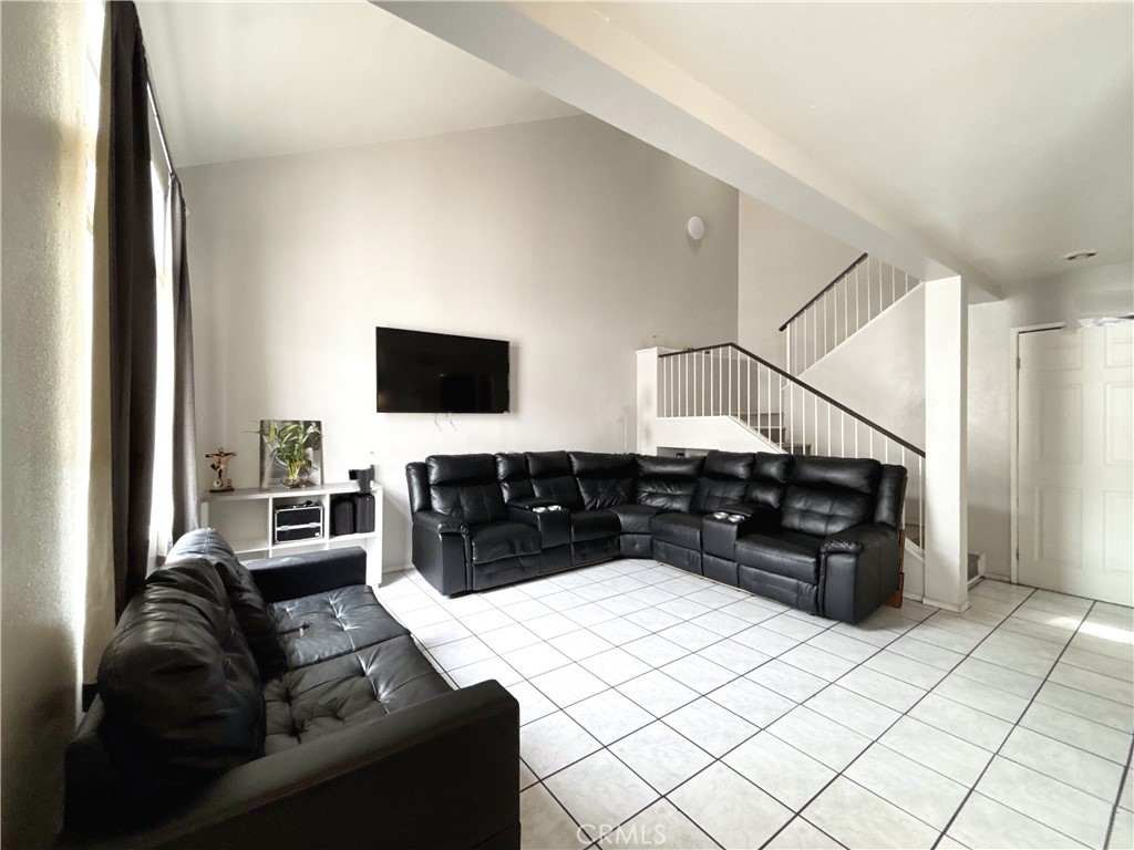 820 W Compton 16 Property Photo 3