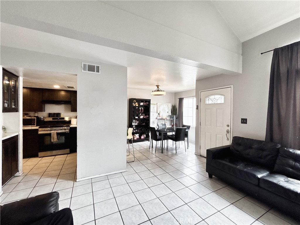 820 W Compton 16 Property Photo 5