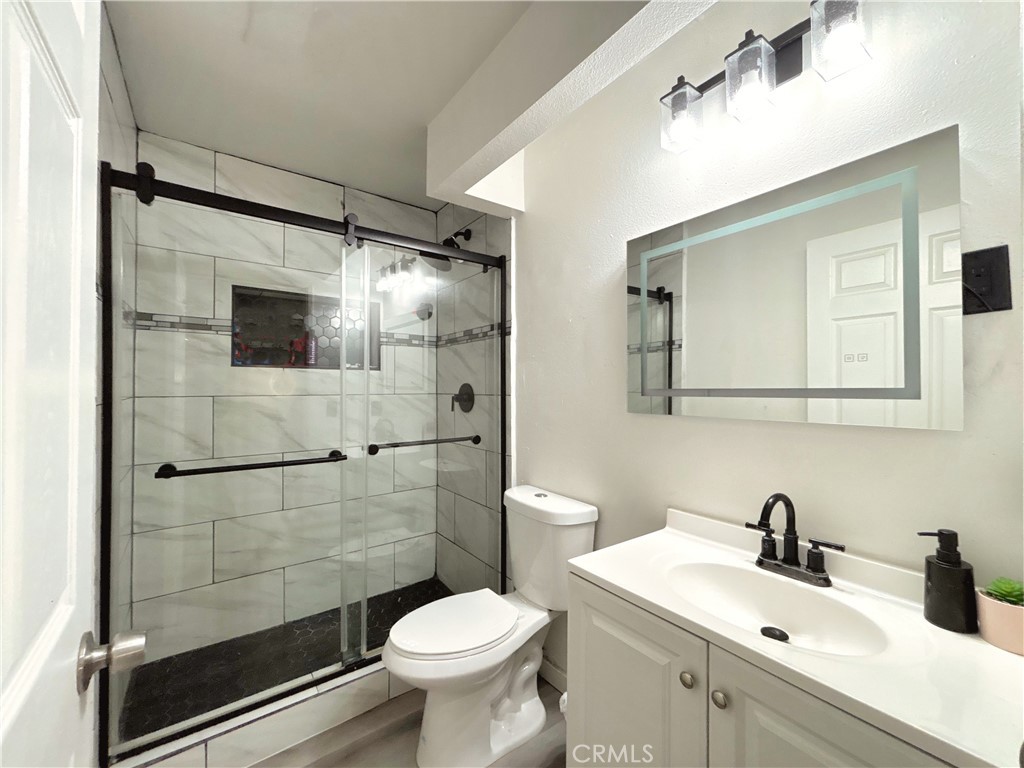 820 W Compton 16 Property Photo 12