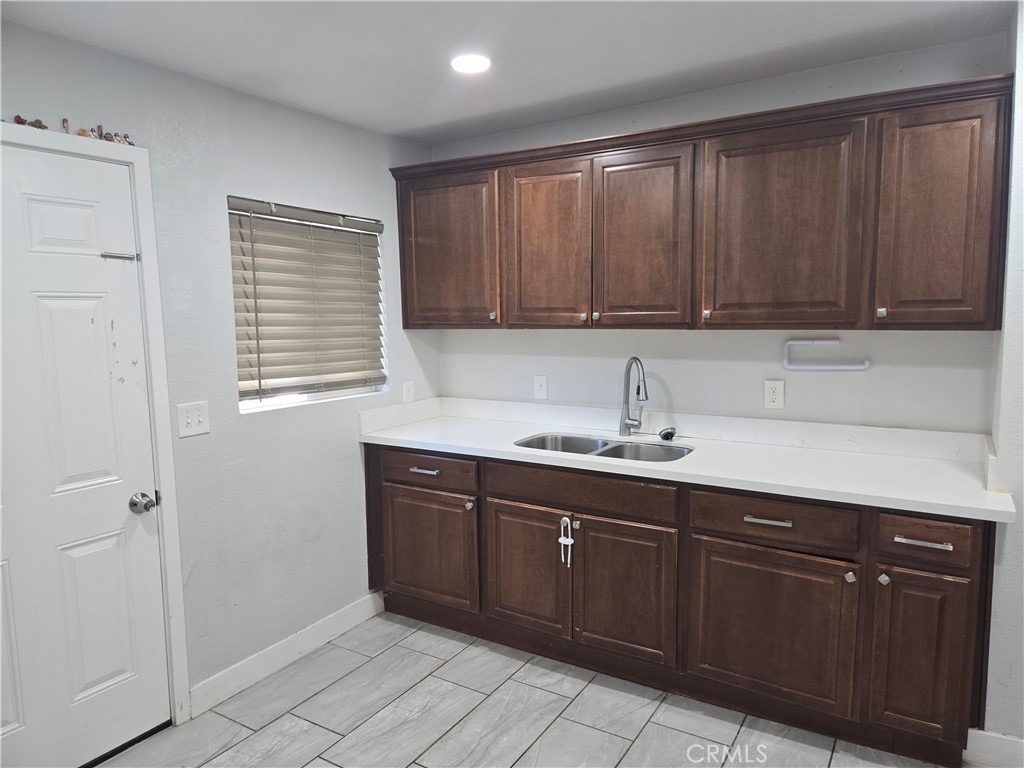 530 Gilman W Property Photo 4