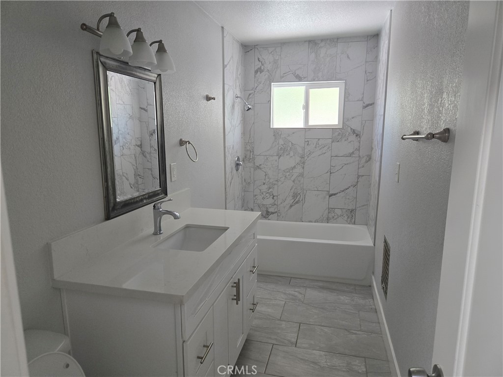 530 Gilman W Property Photo 6