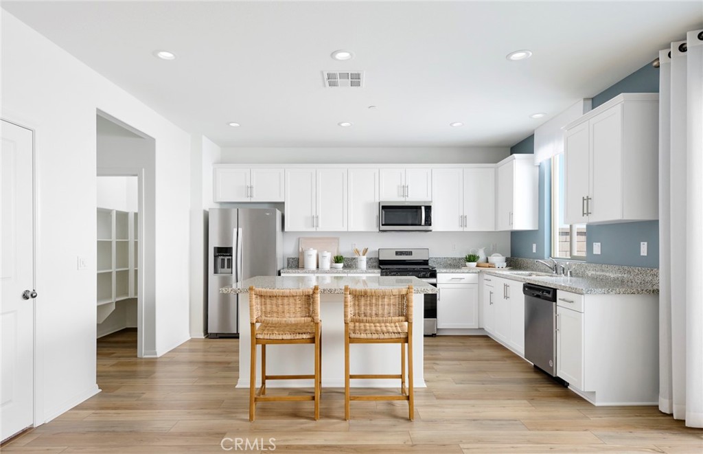 27310 Golden Nugget Street Property Photo 4