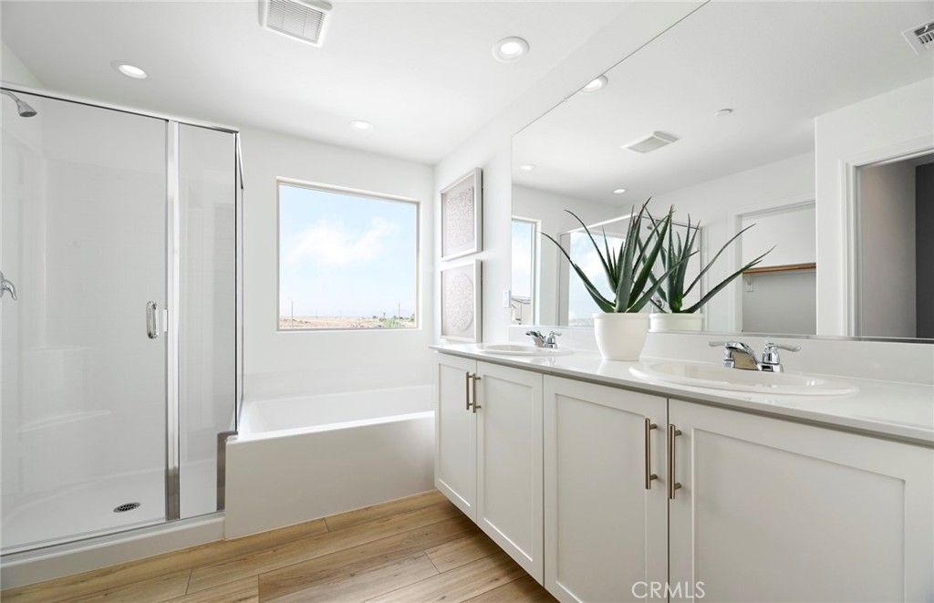 27310 Golden Nugget Street Property Photo 8