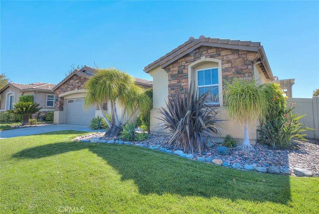 381 Mesa Verde Property Photo 2